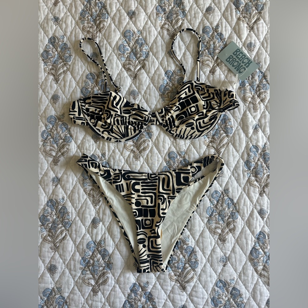 Black and White geometric Bikini Set